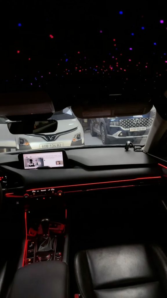 LED nội thất và trần sao cho Mazda 3
