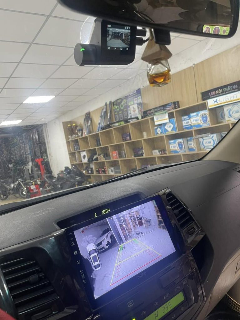 Camera hành trình 70mai A200 và màn hình Android OledPro X5