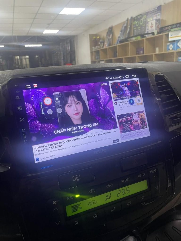 Camera hành trình 70mai A200 và màn hình Android OledPro X5